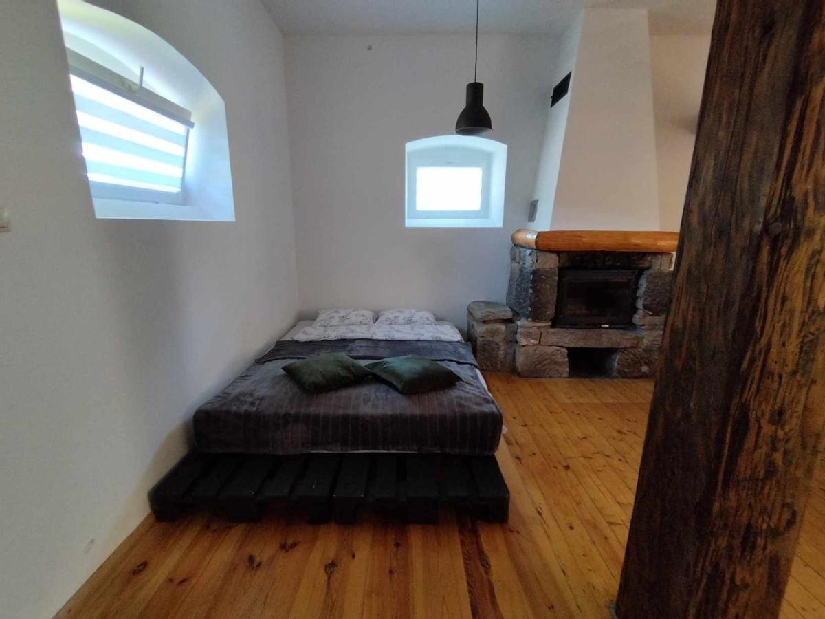 Apartamenty - Stara Stajnia - Na Krancu Swiata Мілков Екстер'єр фото